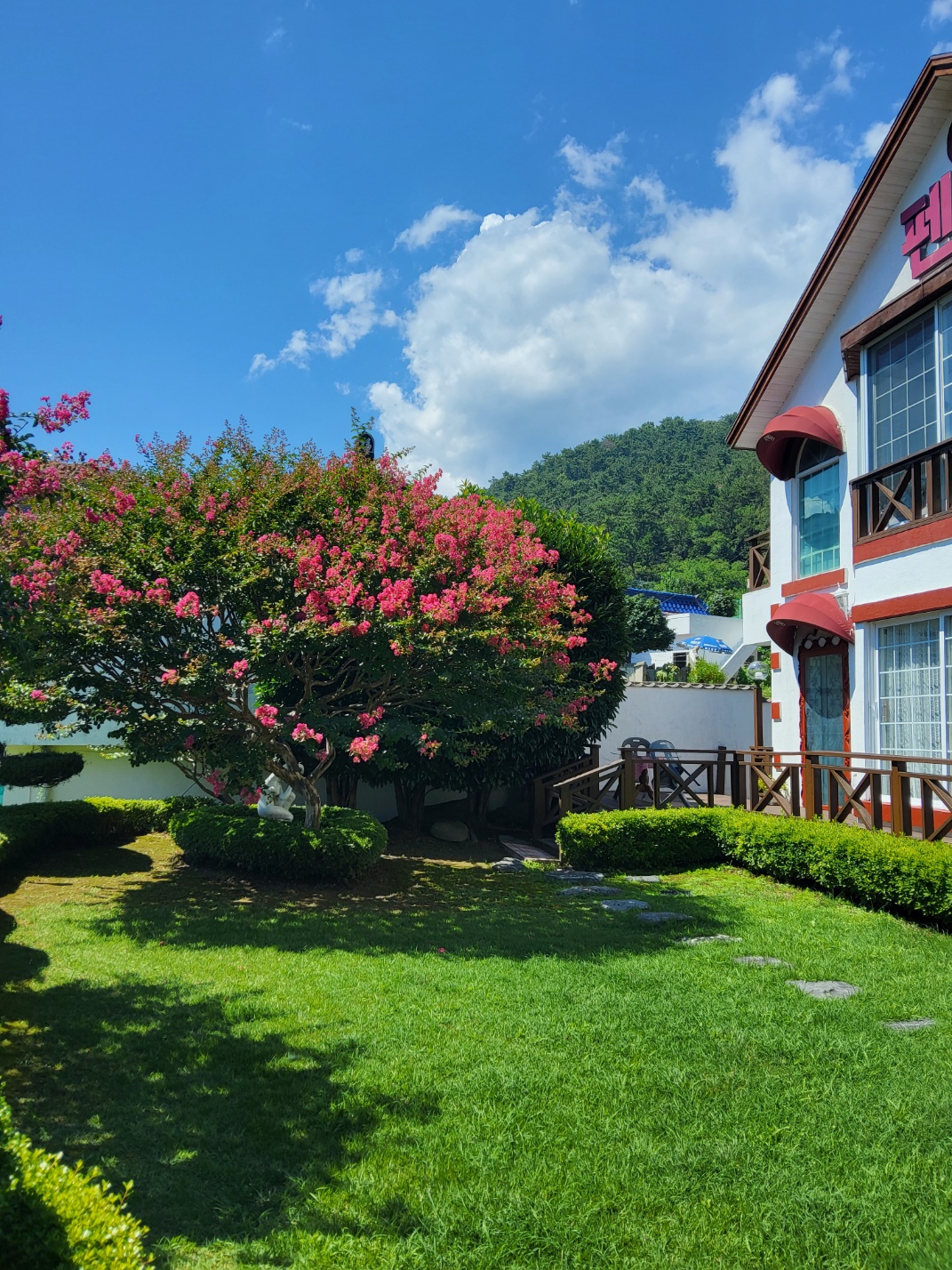 아름다운 정원 전경